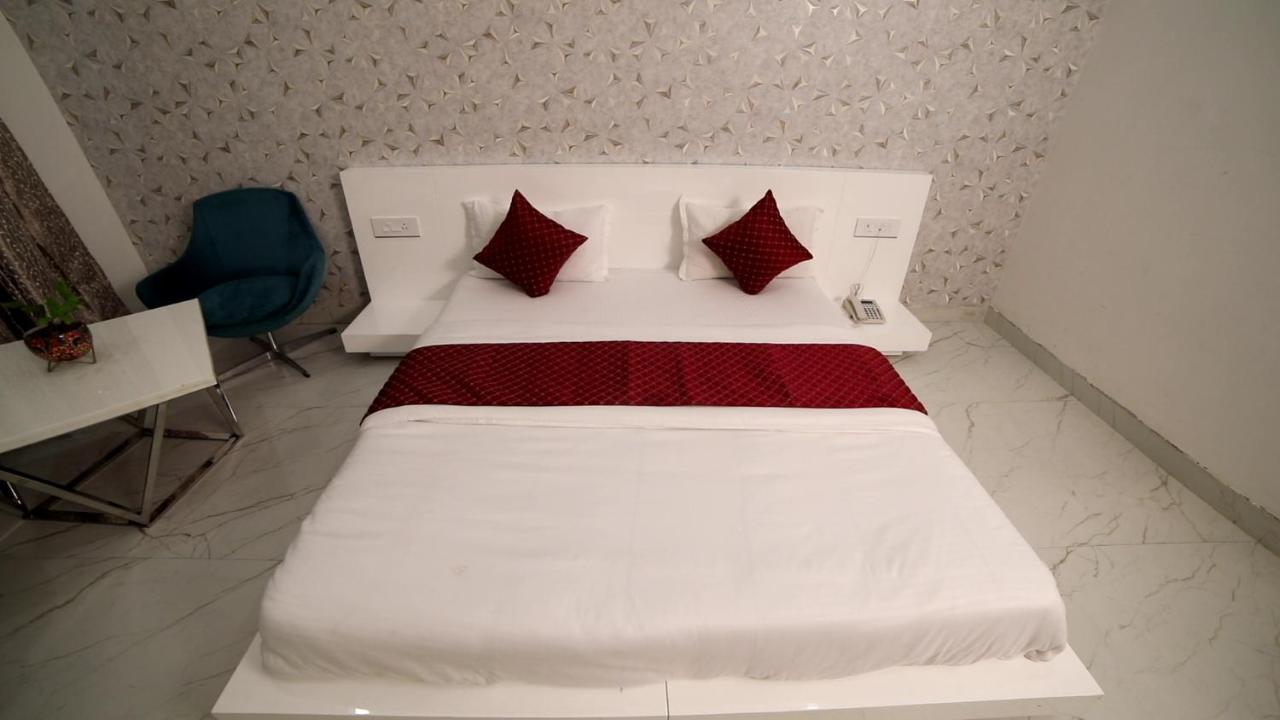 Raja Ji Hotels & Restaurant Jind Esterno foto