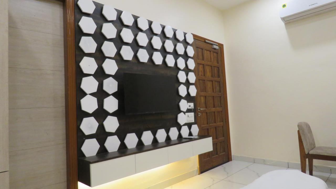 Raja Ji Hotels & Restaurant Jind Esterno foto