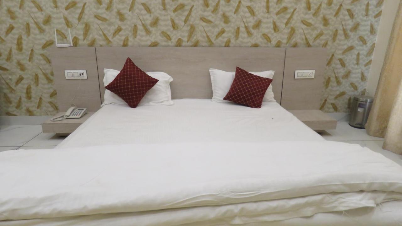 Raja Ji Hotels & Restaurant Jind Esterno foto